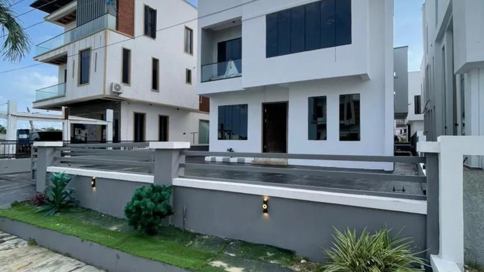 5 Bedroom Fully Detached Duplex