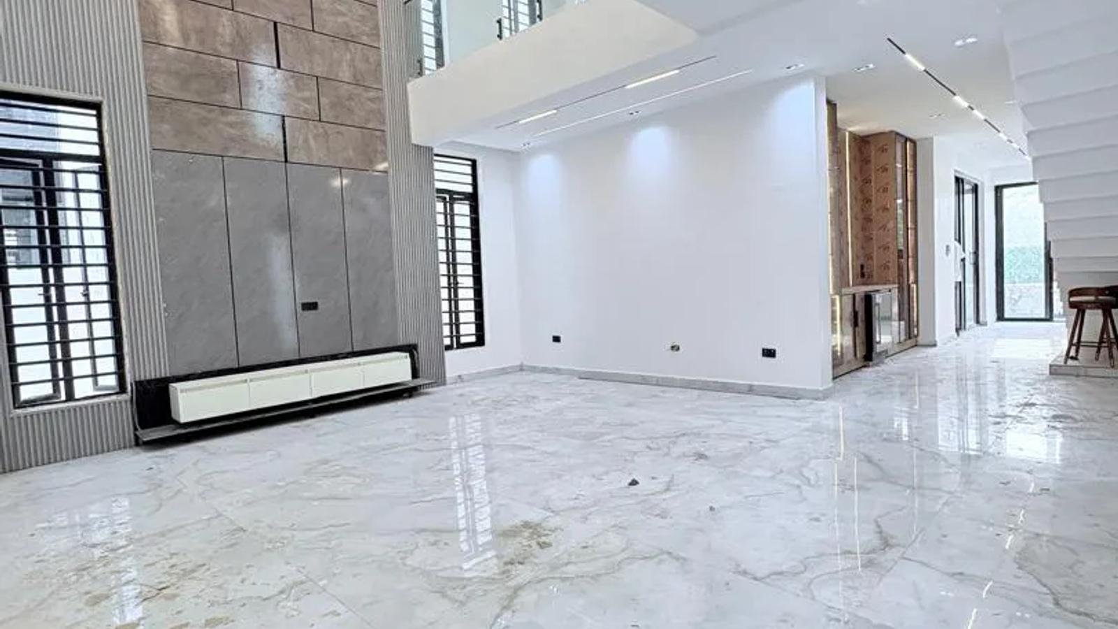 5 Bedroom Fully Detached Duplex