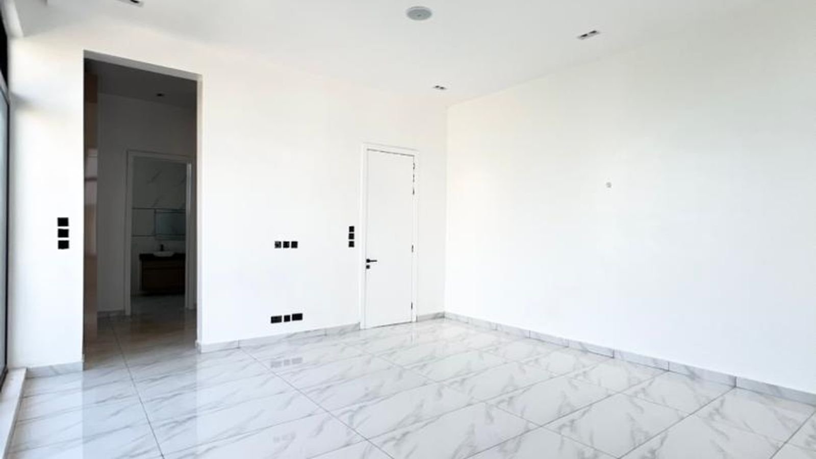 5 Bedroom Fully Detached Duplex