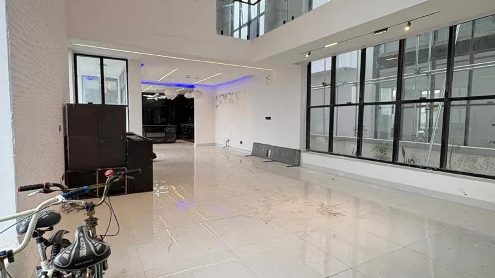 5 Bedroom Fully Detached Duplex