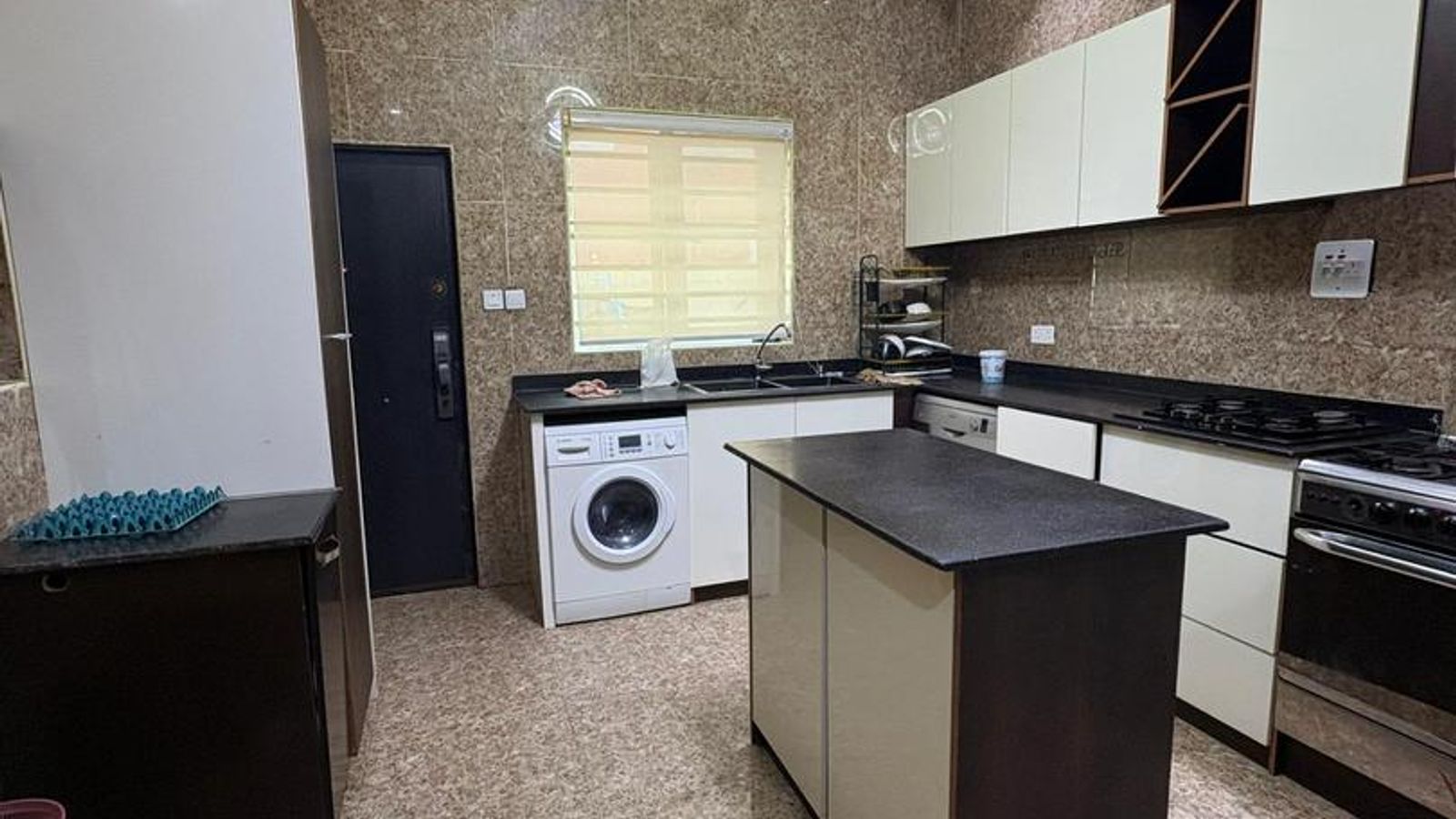 5 Bedroom Fully Detached Duplex