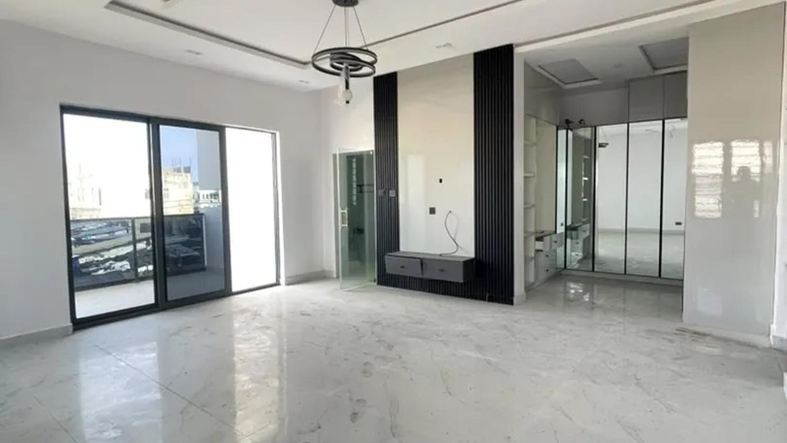 5 BEDROOM FULLY DETACHED DUPLEX WITH BQ