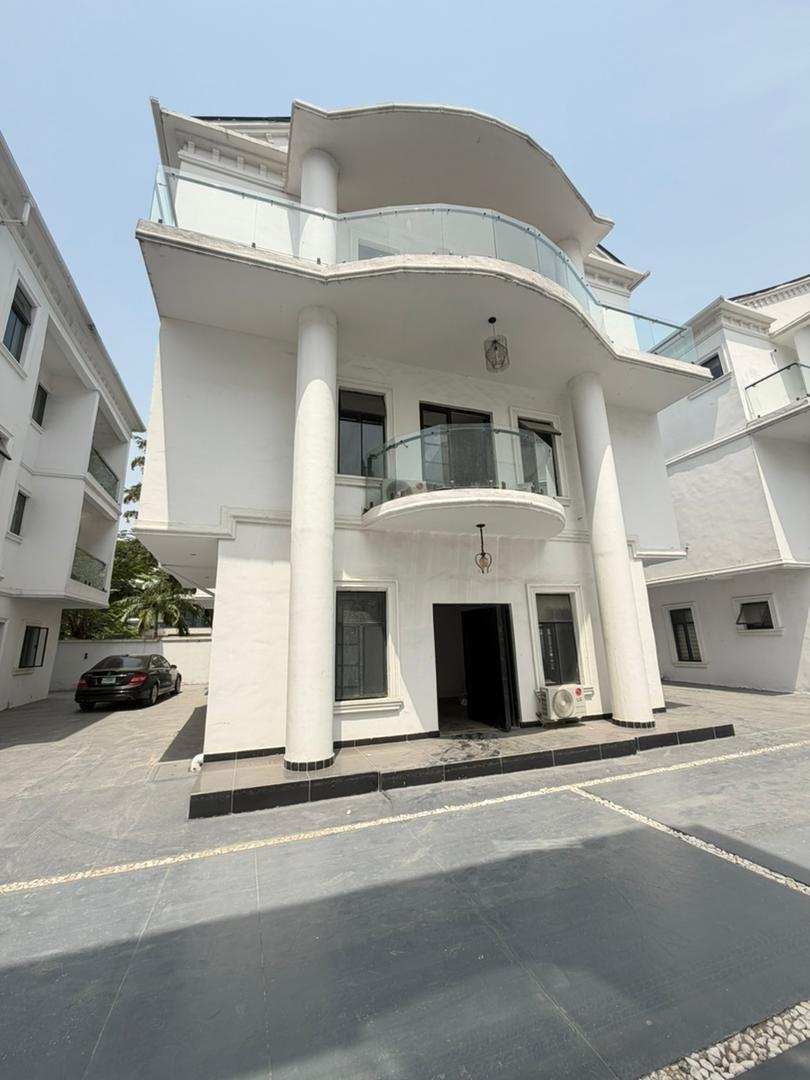 4 Bedroom Fully Detached Duplex