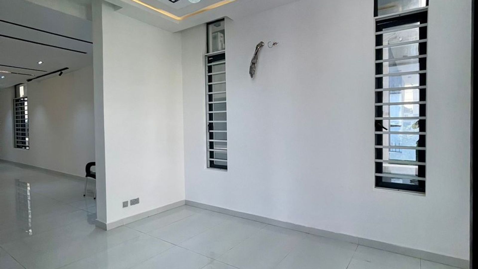 5 Bedroom Fully Detached Duplex