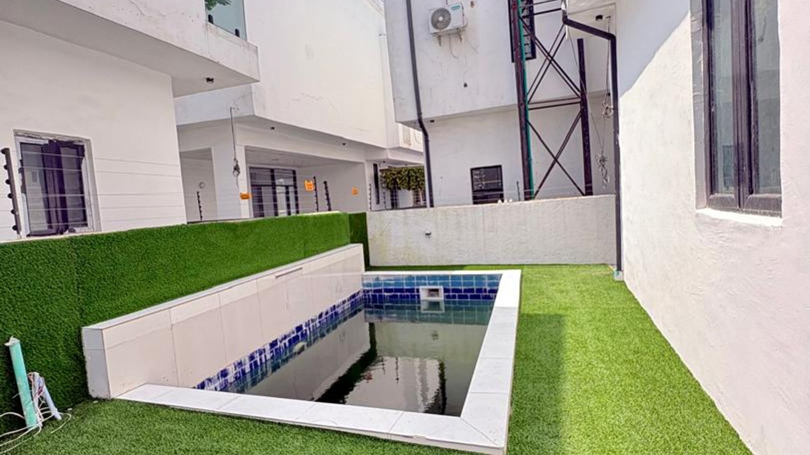 5 Bedroom Fully Detached Duplex
