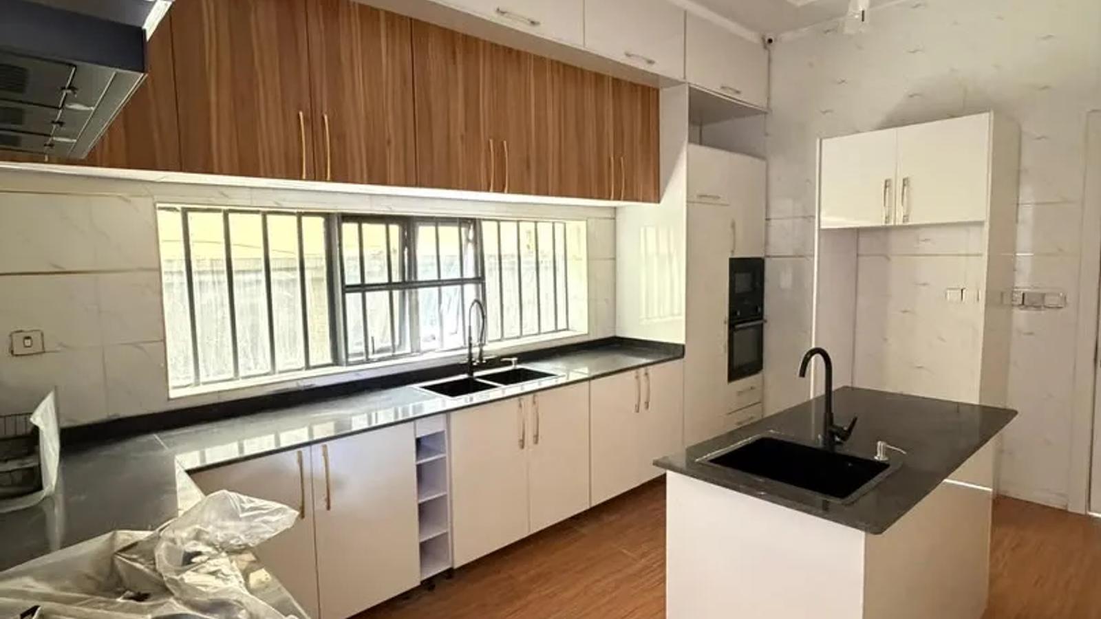 5 Bedroom Fully Detached Duplex