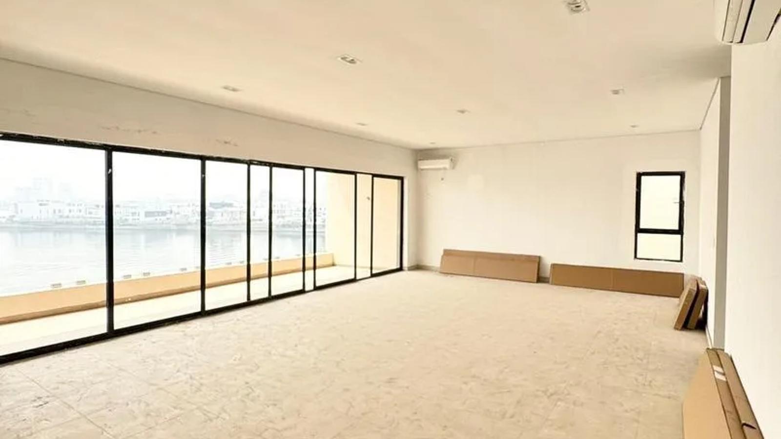 6 Bedroom Fully Detached Duplex