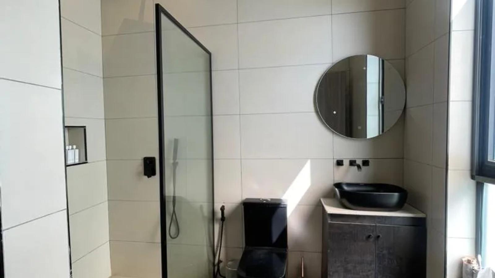 5 Bedroom Fully Detached Duplex