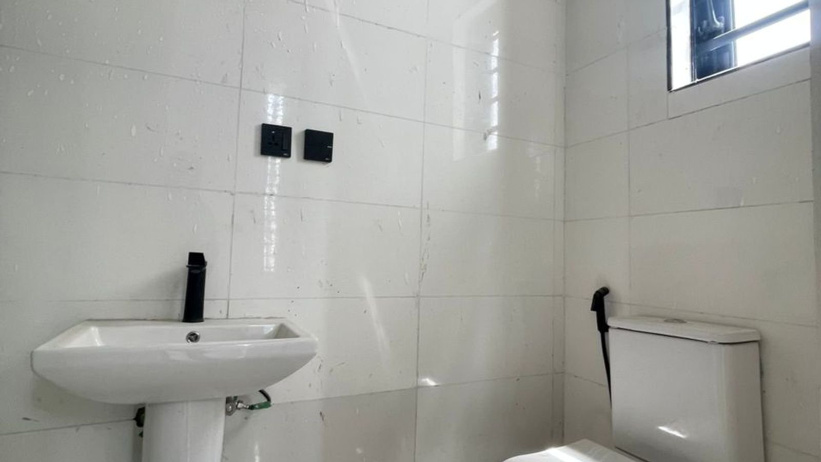 5 Bedroom Fully Detached Duplex