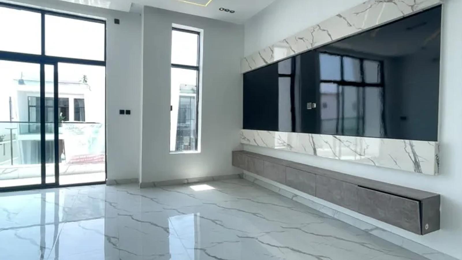 4 BEDROOM FULLY DETACHED DUPLEX WITH BQ