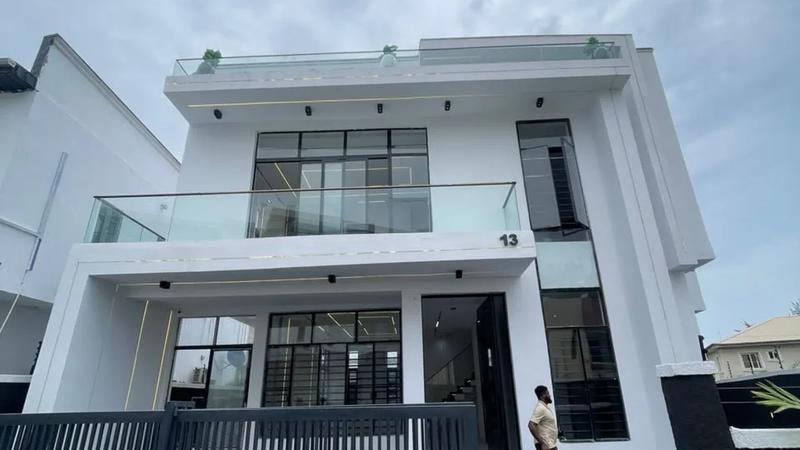 5 Bedroom Fully Detached Duplex
