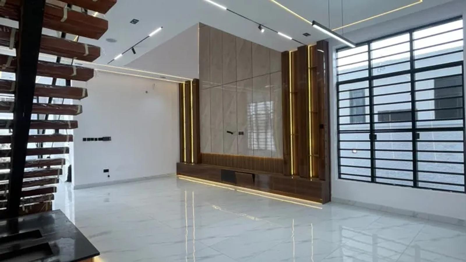 5 Bedroom Fully Detached Duplex
