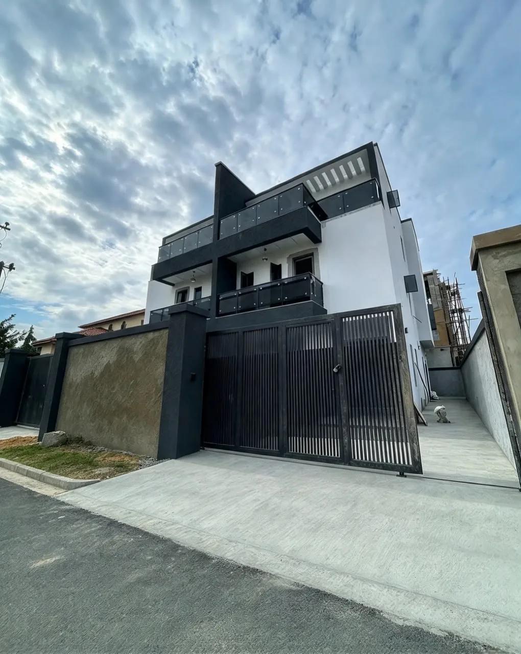 4 Bedroom Semi Detached Duplex