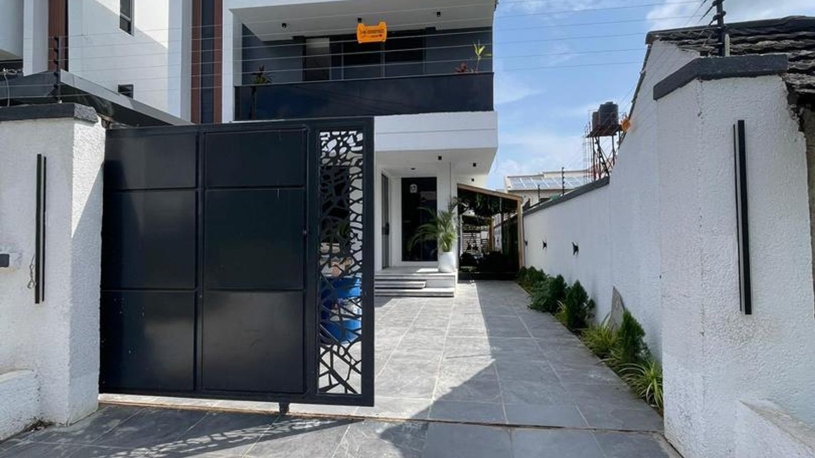 5 Bedroom Fully Detached Duplex