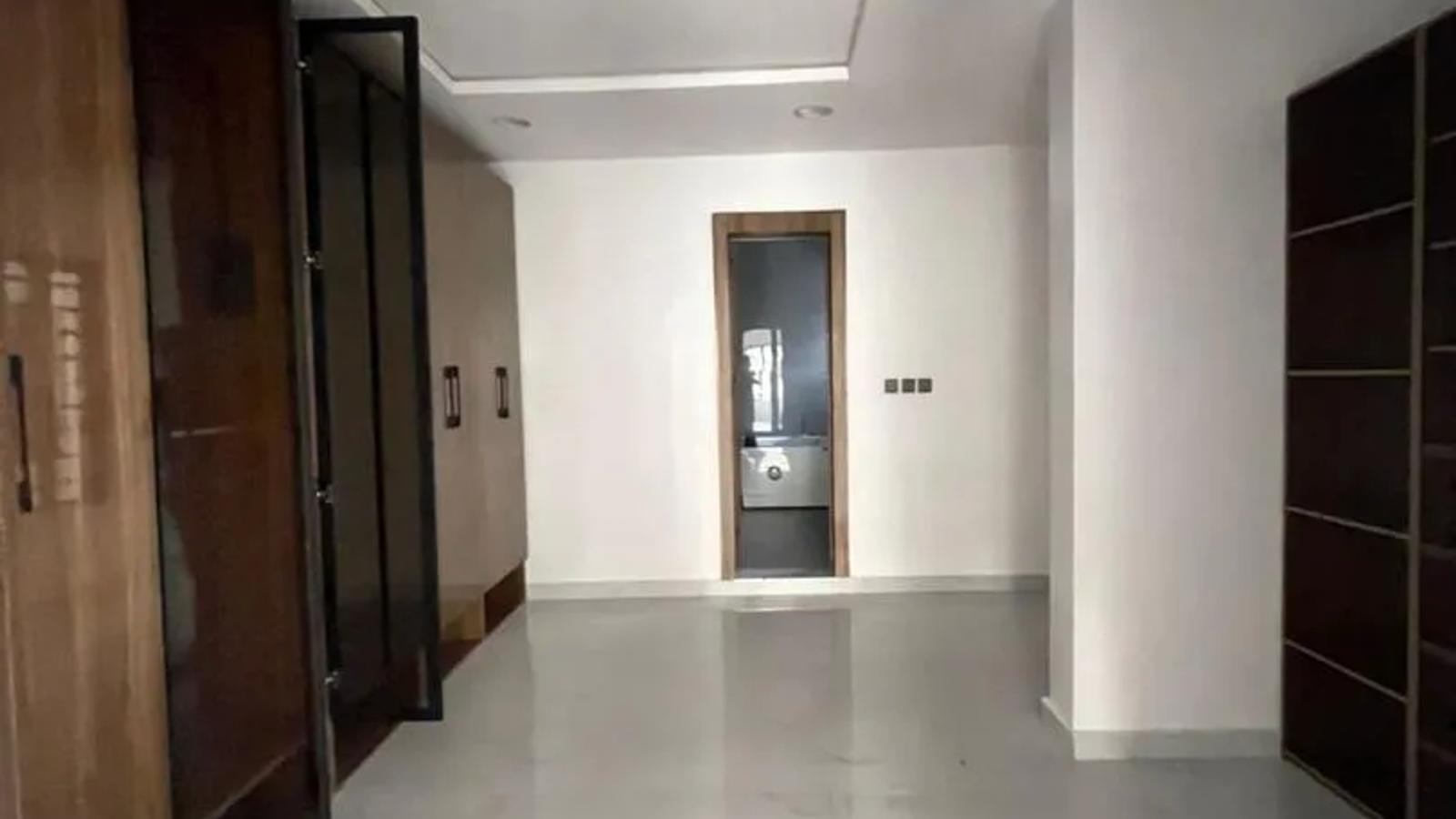5 Bedroom Fully Detached Duplex