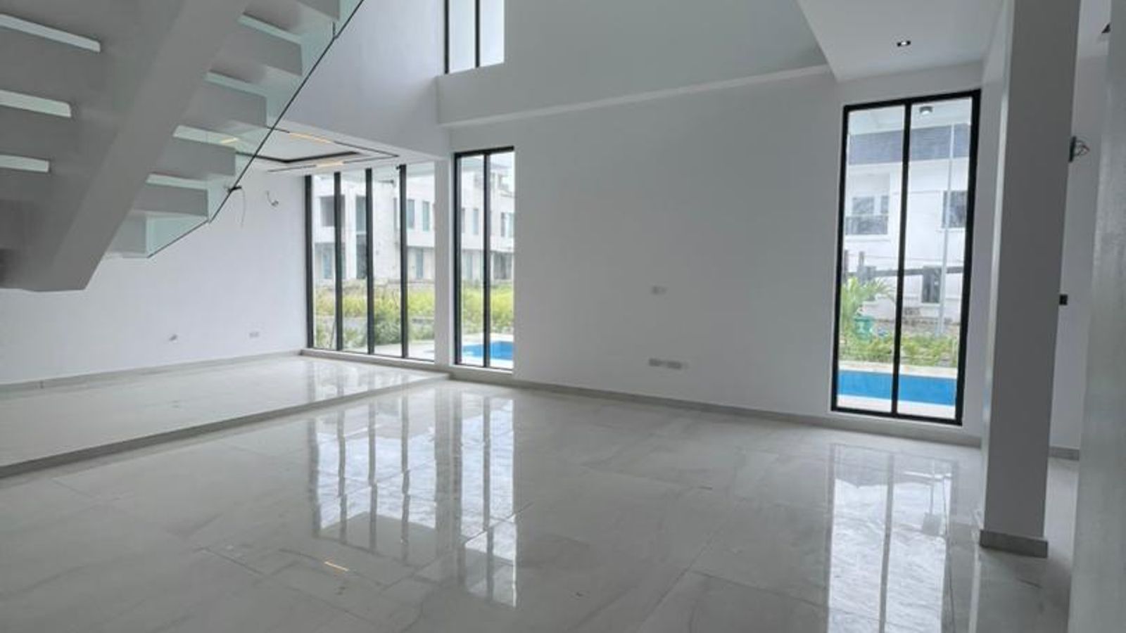5 Bedroom Semi Detached Duplex
