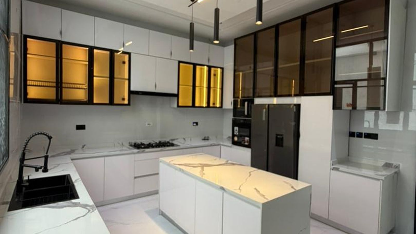 LUXURY 5BEDROOM FULLY DETACHED DUPLEX FOR SALE