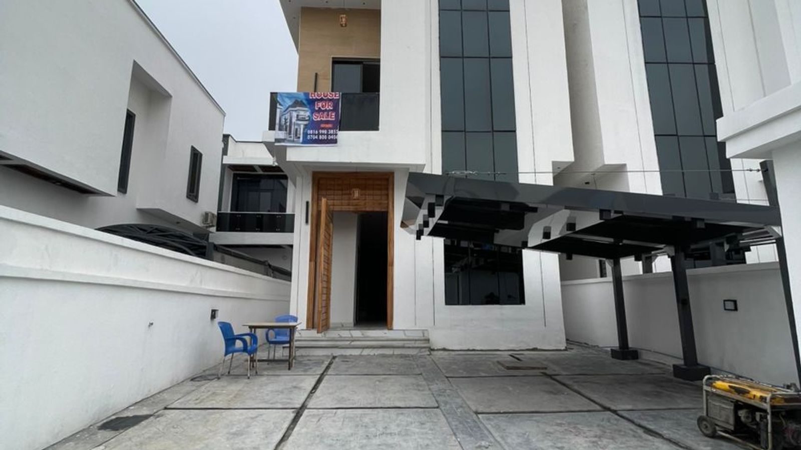5 Bedroom Fully Detached Duplex