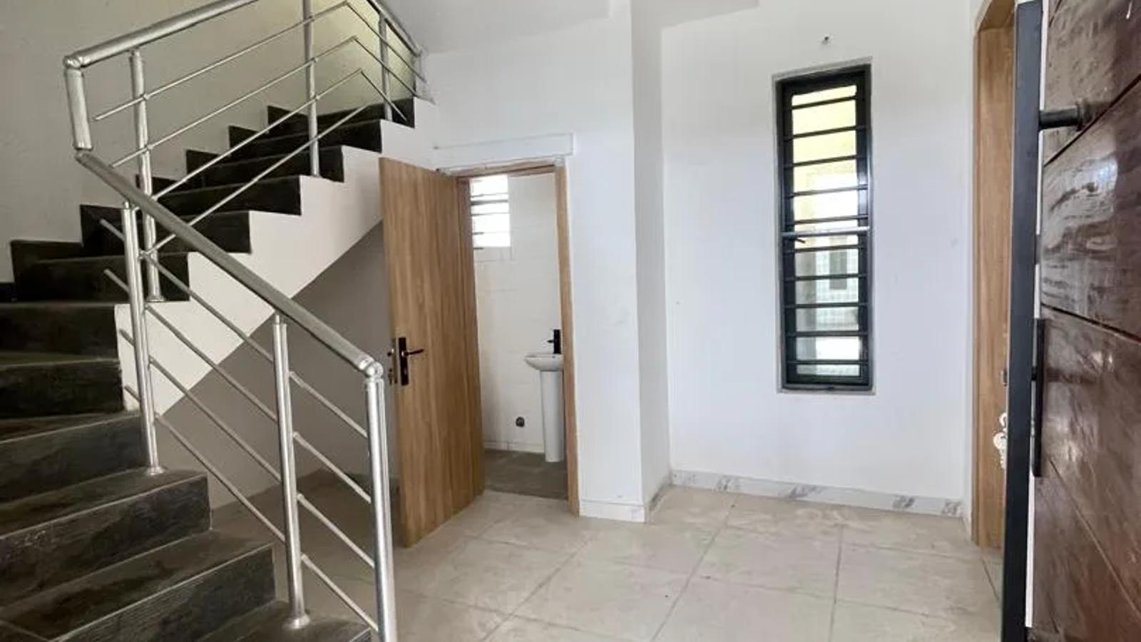 5 Bedroom Semi Detached Duplex