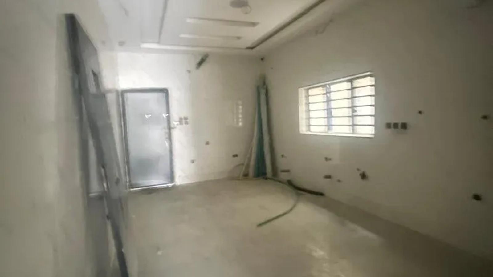 5 Bedroom Fully Detached Duplex