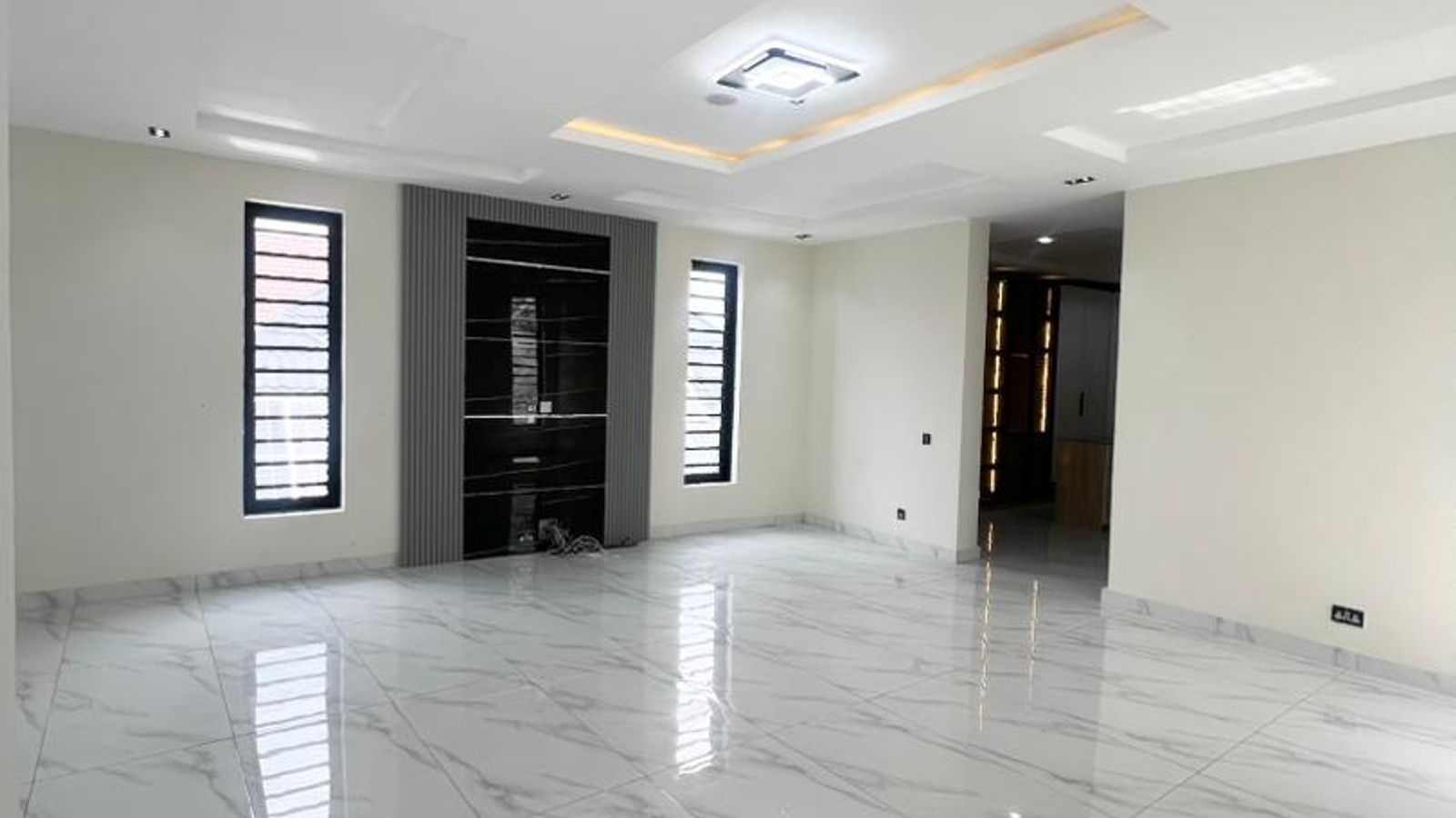 5 Bedroom Fully Detached Duplex