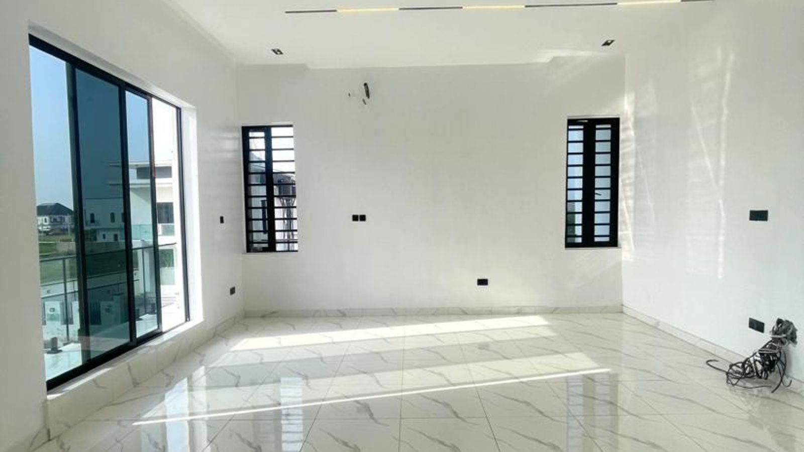 5 Bedroom Fully Detached Duplex