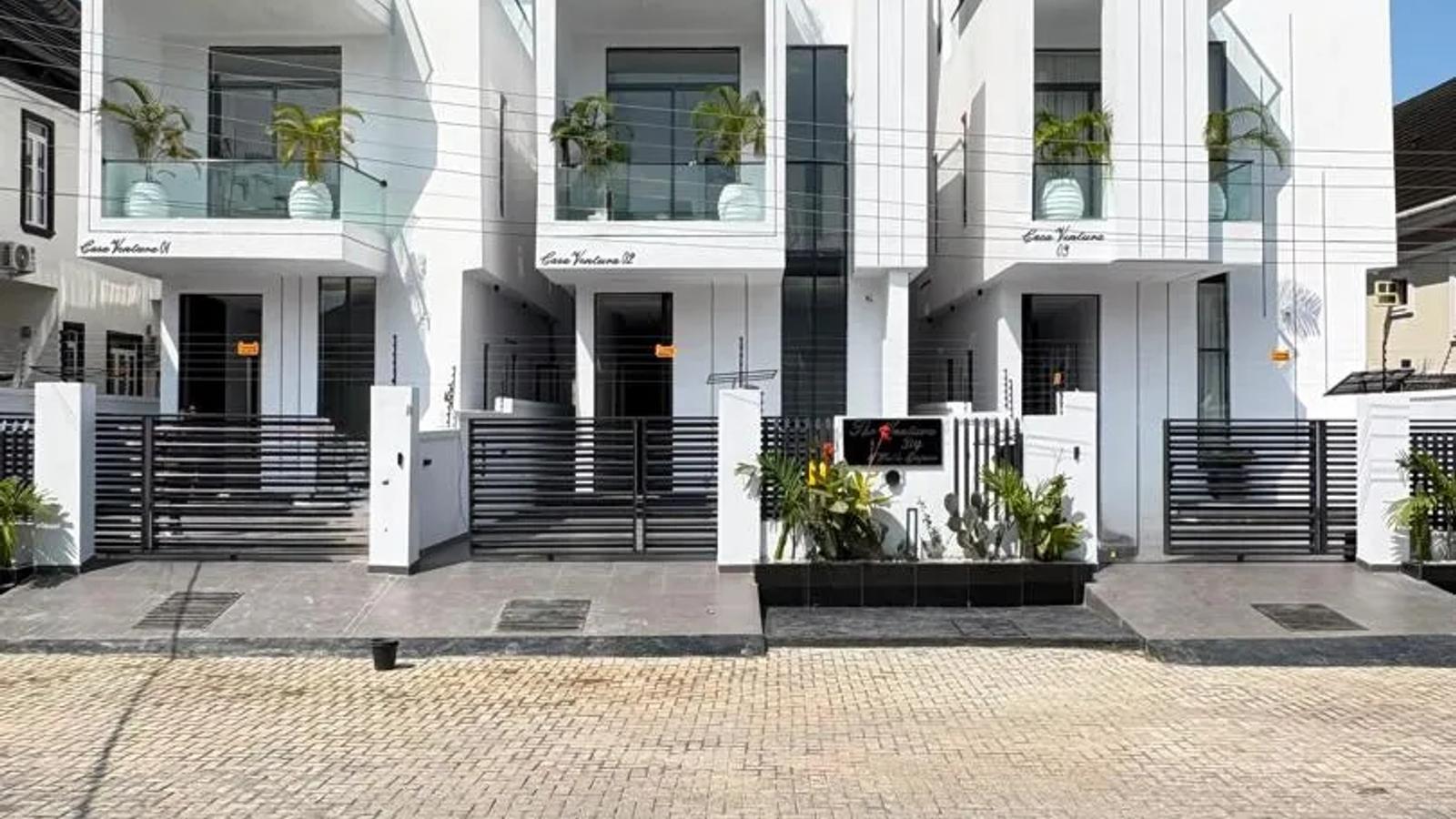 5 Bedroom Fully Detached Duplex