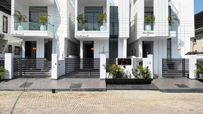 5 Bedroom Fully Detached Duplex