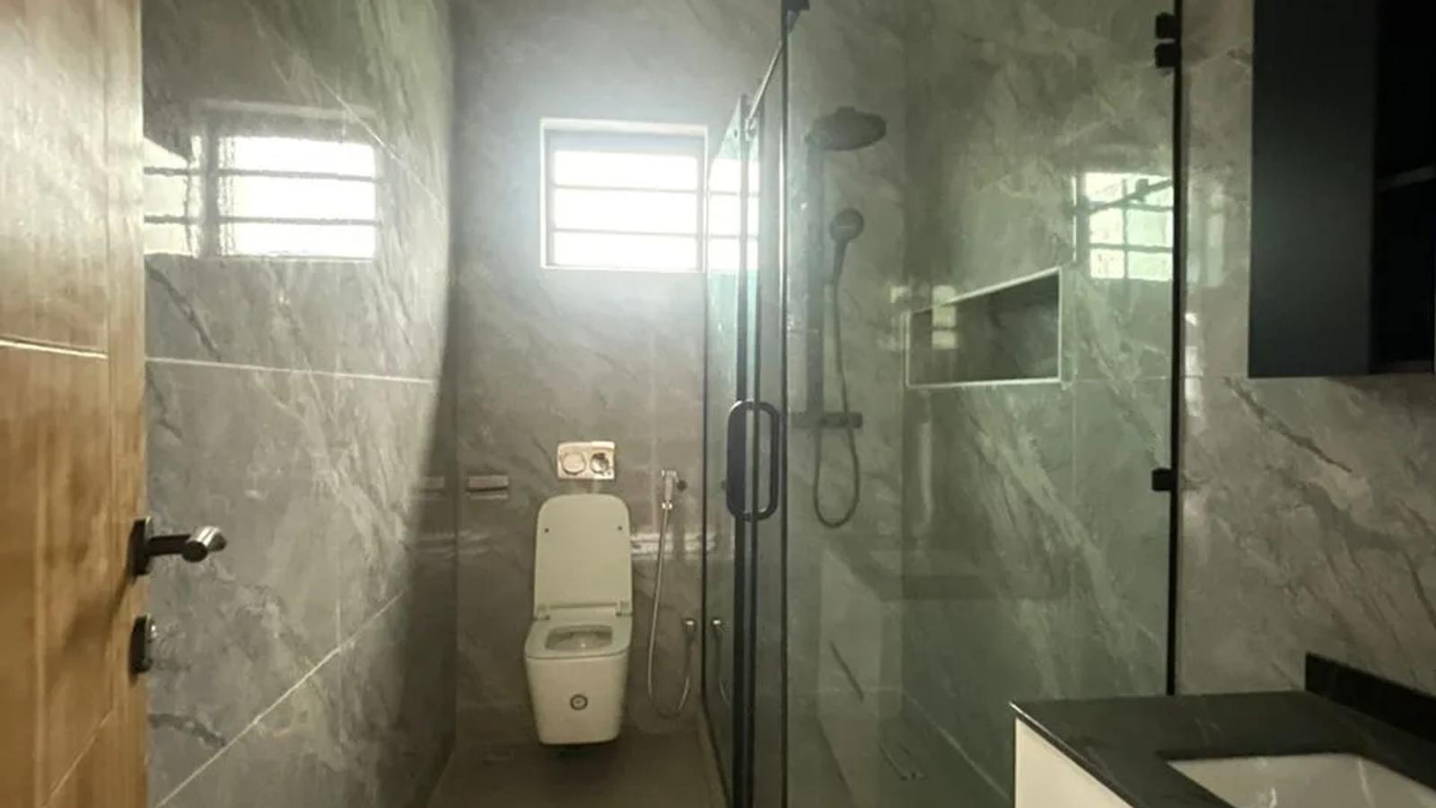 4 BEDROOM SEMI-DETACHED DUPLEX