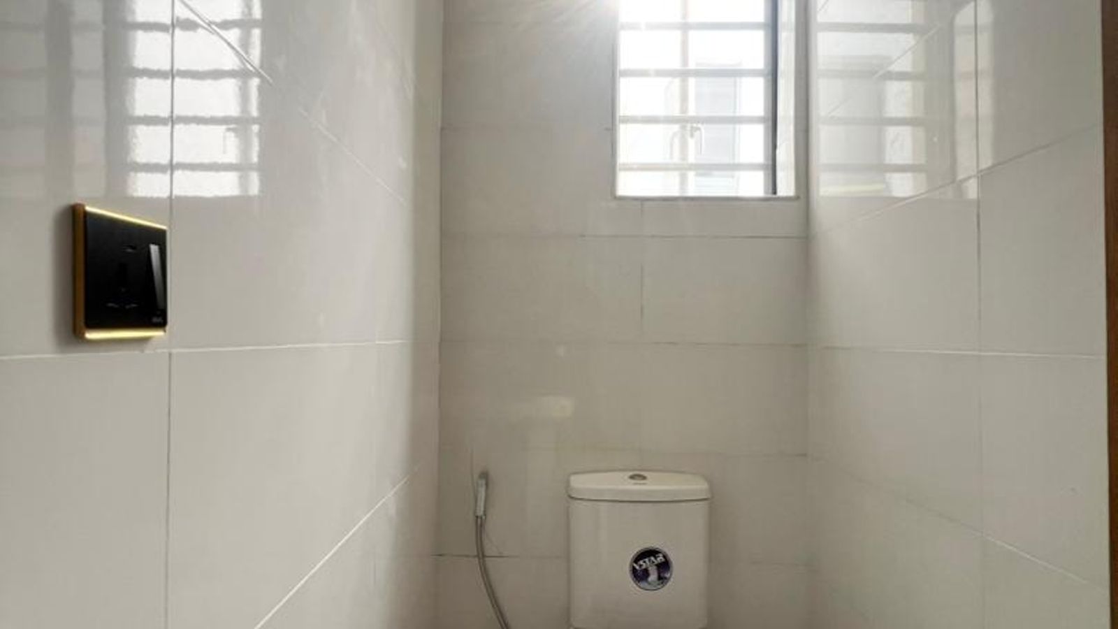 5 Bedroom Fully Detached Duplex