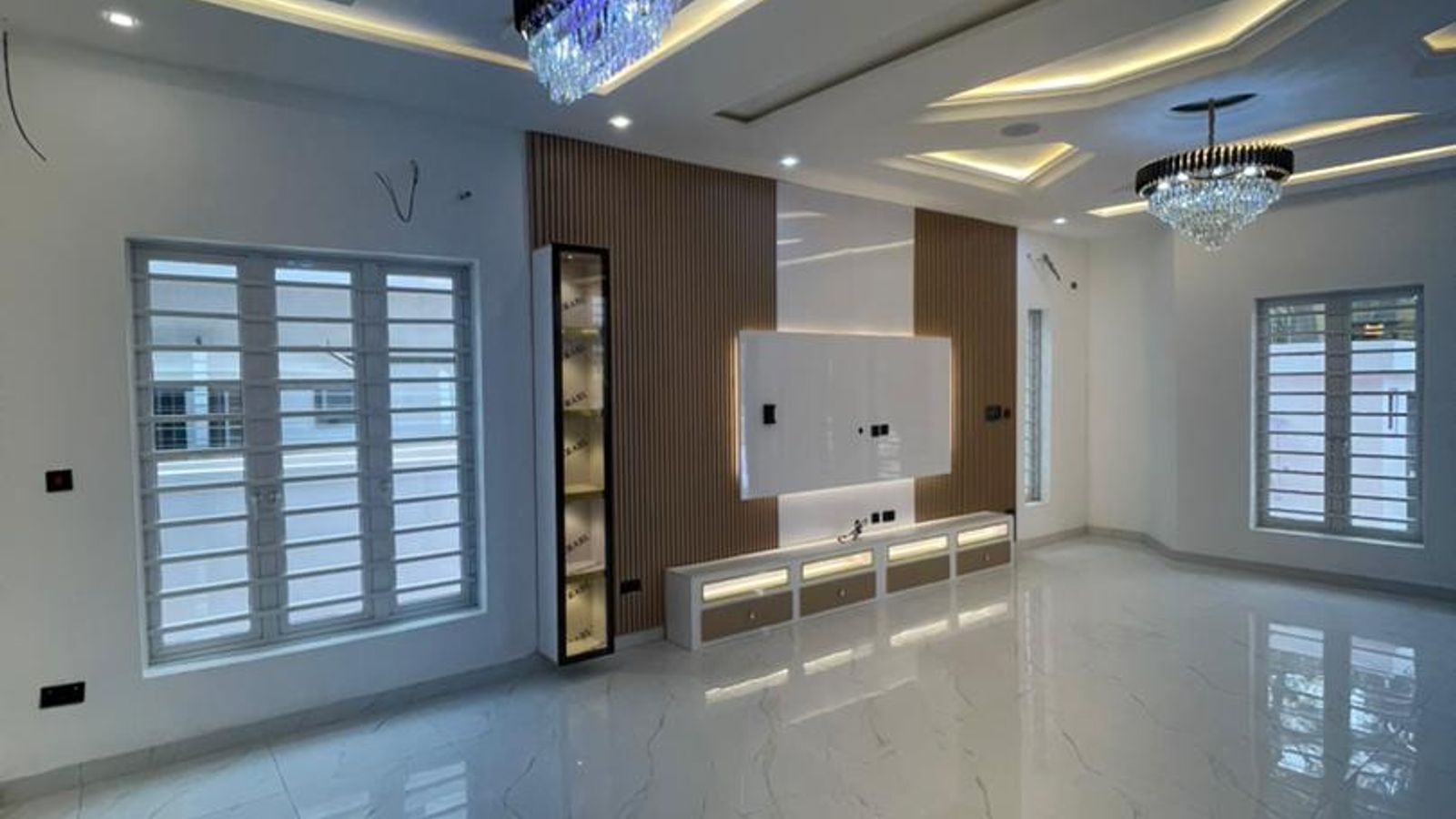 5 Bedroom Fully Detached Duplex
