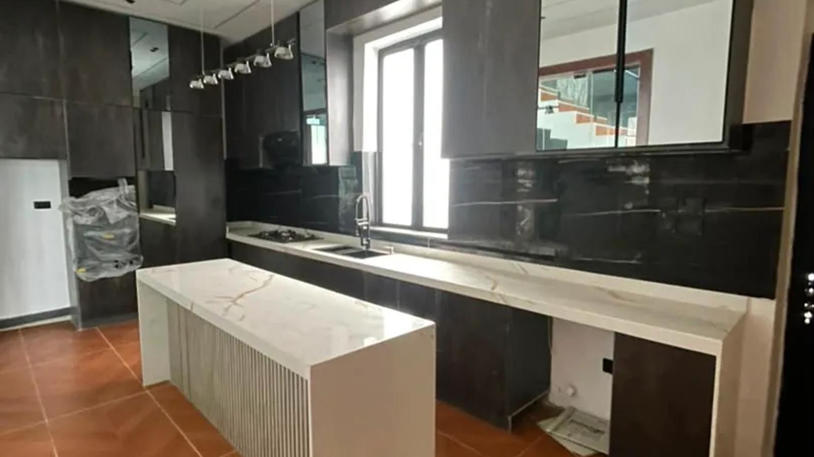 5 Bedroom Fully Detached Duplex