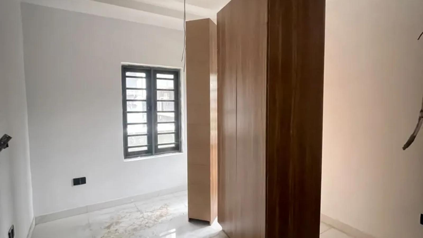 5 Bedroom Semi Detached Duplex