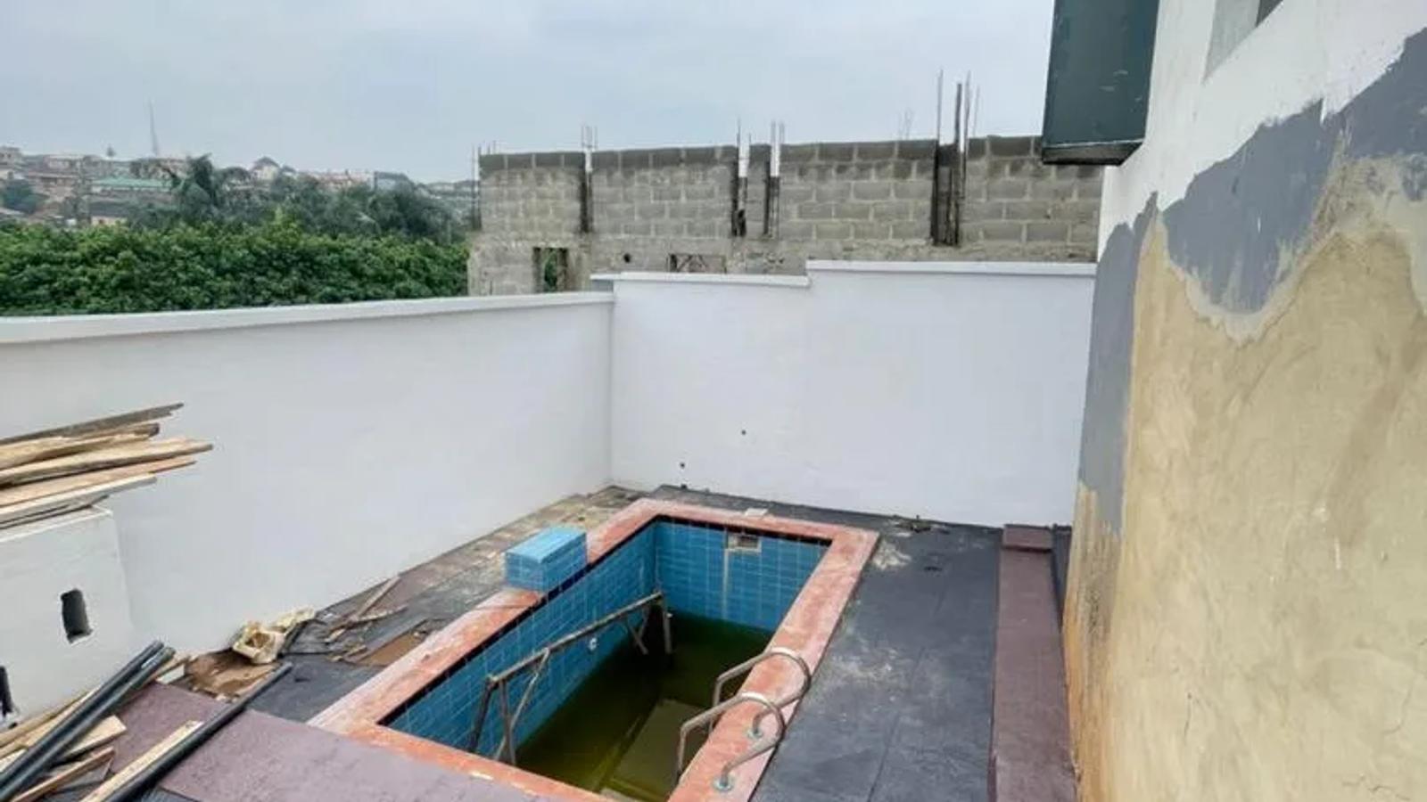 5 Bedroom Fully Detached Duplex
