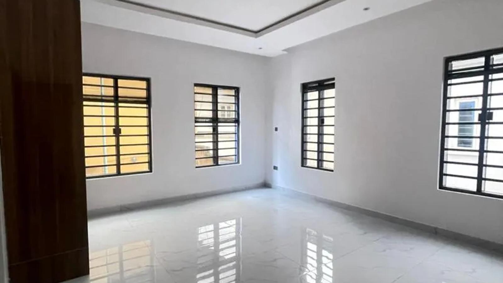 5 Bedroom Fully Detached Duplex