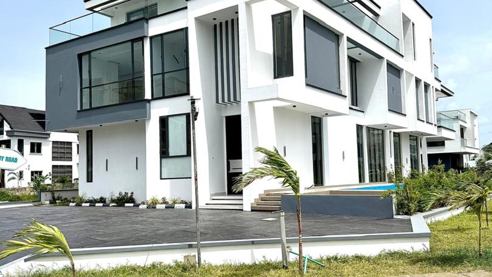 5 Bedroom Semi Detached Duplex