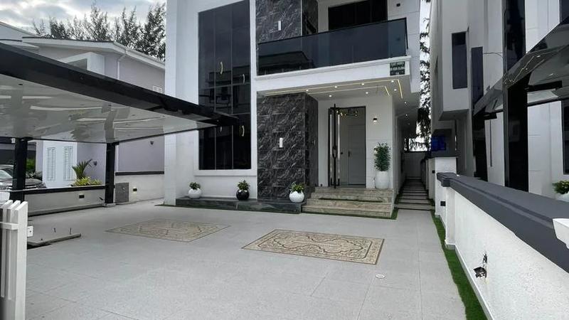 5 Bedroom Fully Detached Duplex