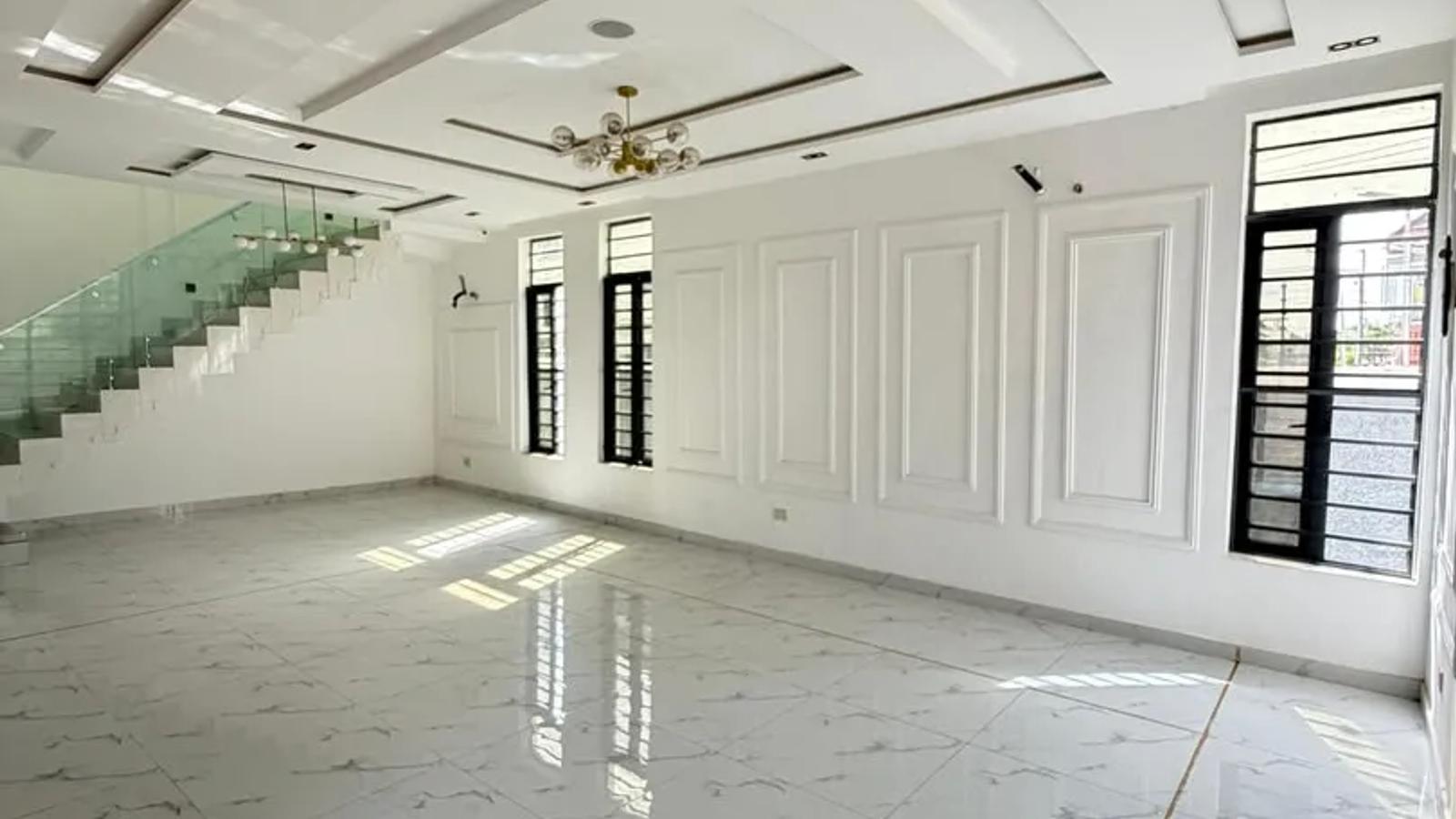 5 Bedroom Fully Detached Duplex