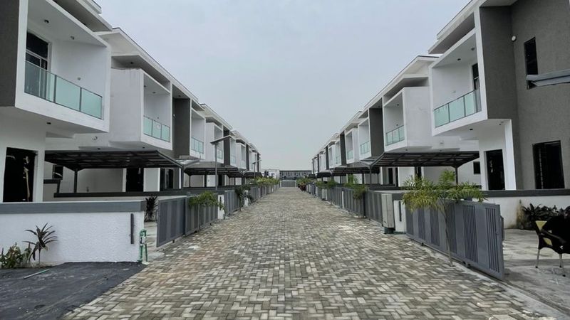 5 Bedroom Fully Detached Duplex