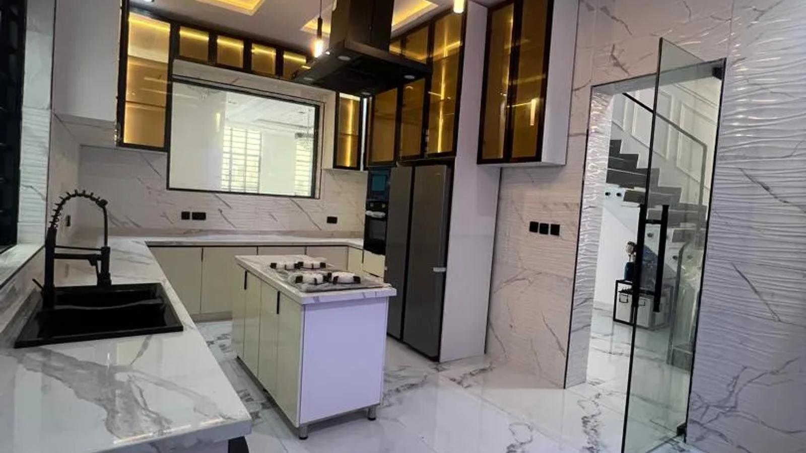 5 Bedroom Fully Detached Duplex
