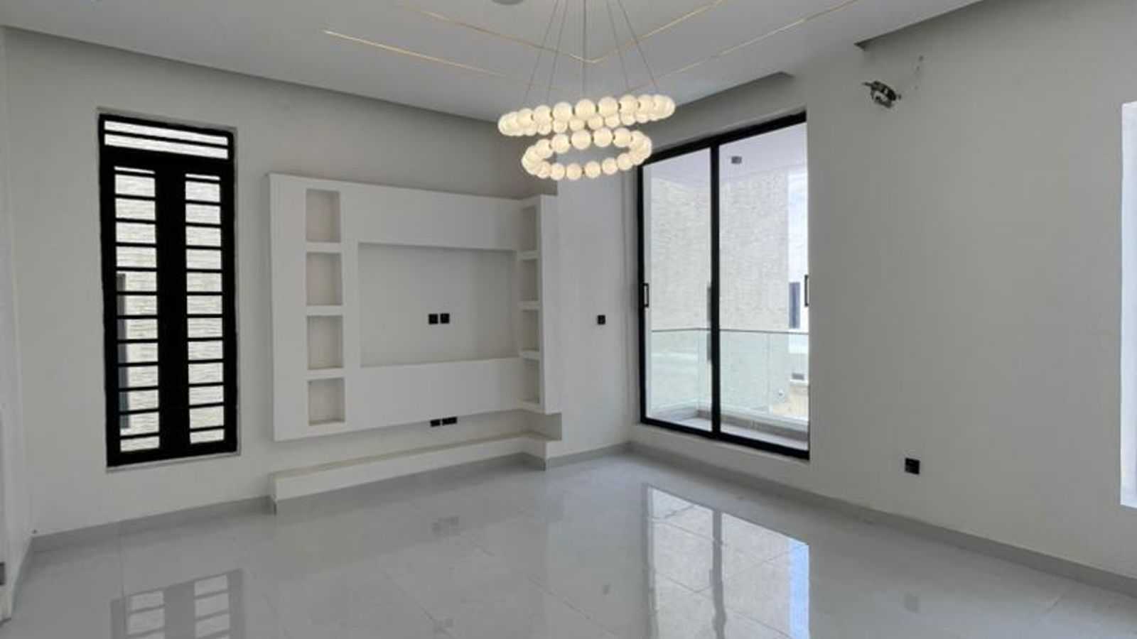 5 Bedroom Fully Detached Duplex