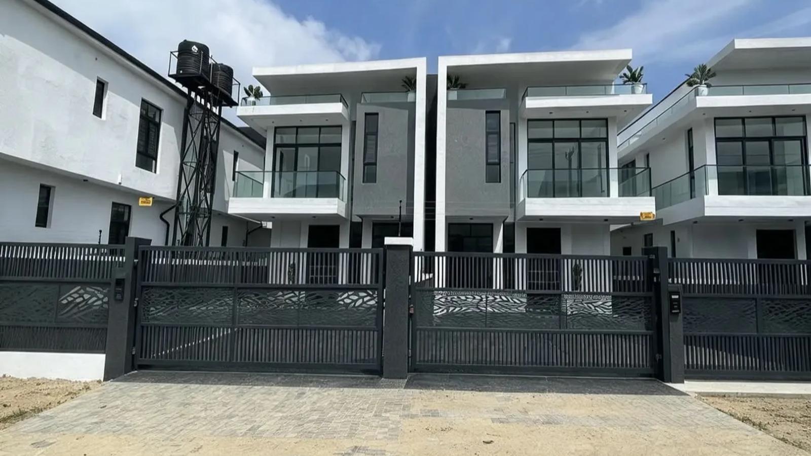 4 BEDROOM SEMI-DETACHED DUPLEX WITH BQ