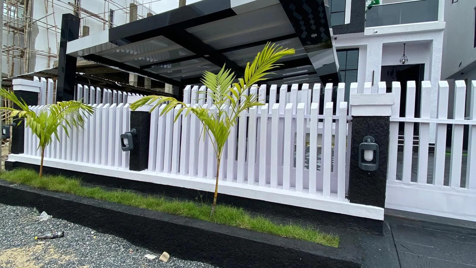 5 Bedroom Fully Detached Duplex