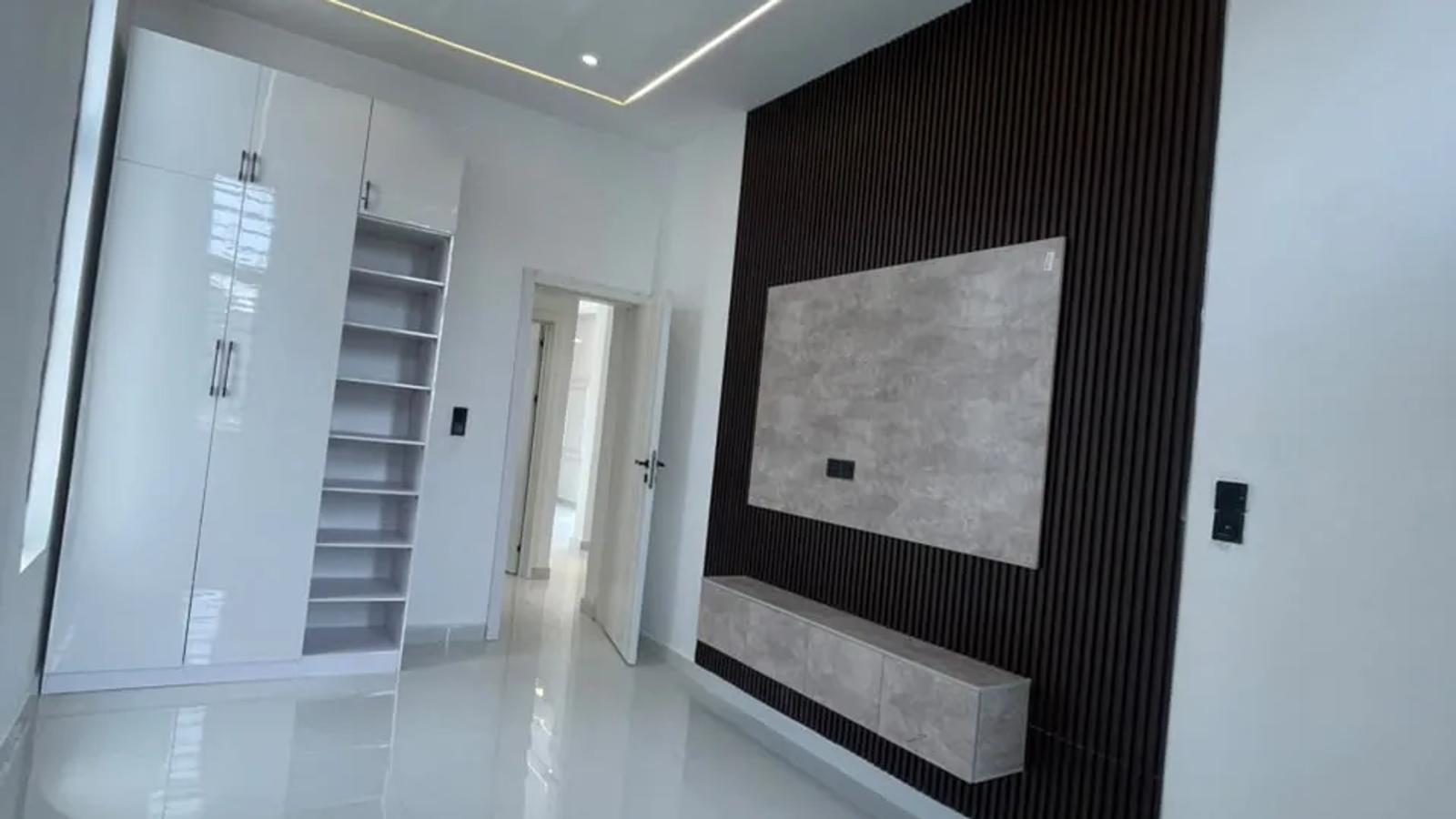 5 Bedroom Fully Detached Duplex