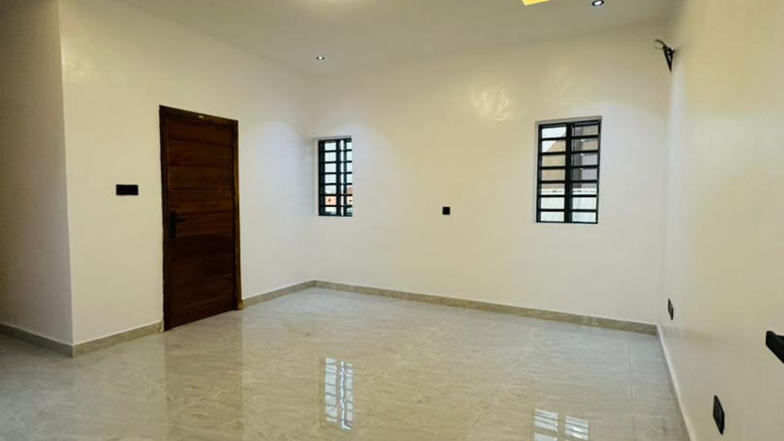 5 Bedroom Fully Detached Duplex