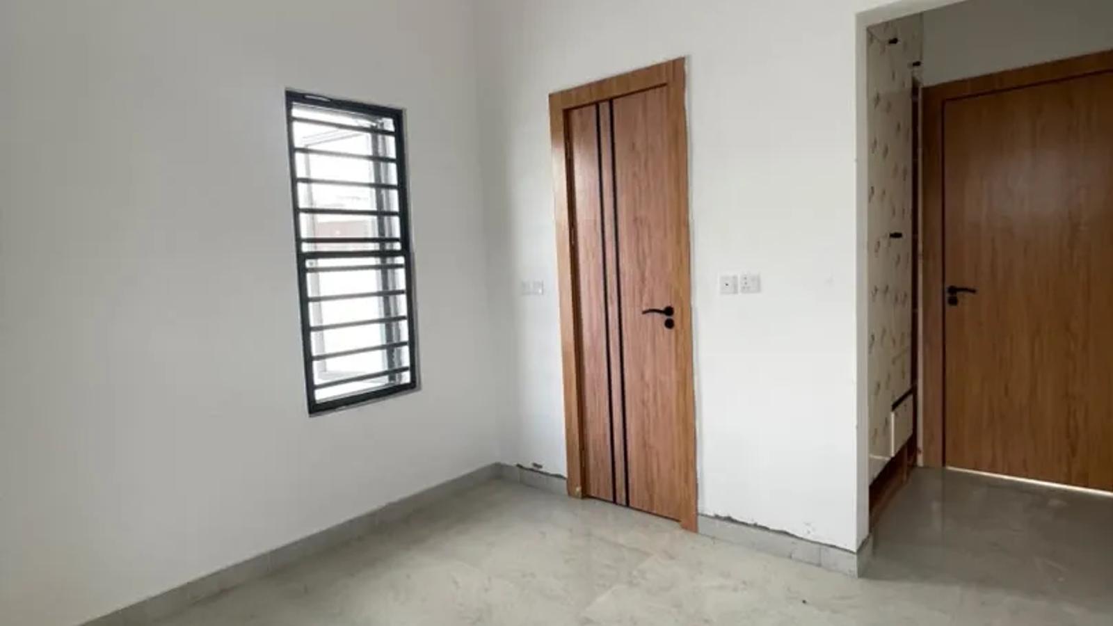 4 BEDROOM SEMI-DETACHED DUPLEX WITH BQ