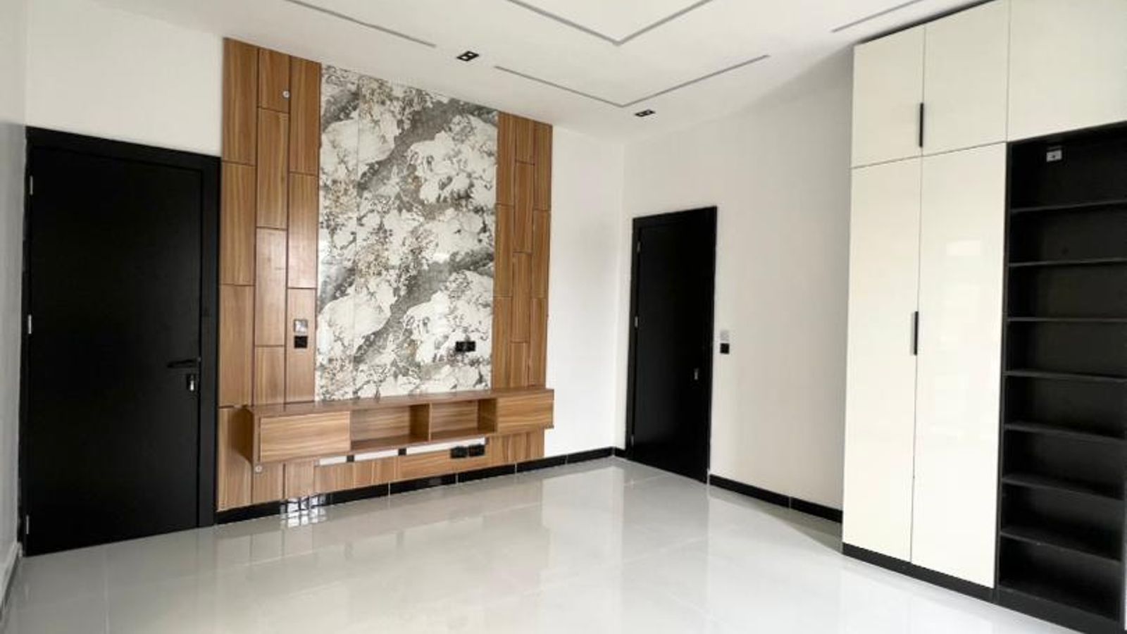 5 Bedroom Fully Detached Duplex