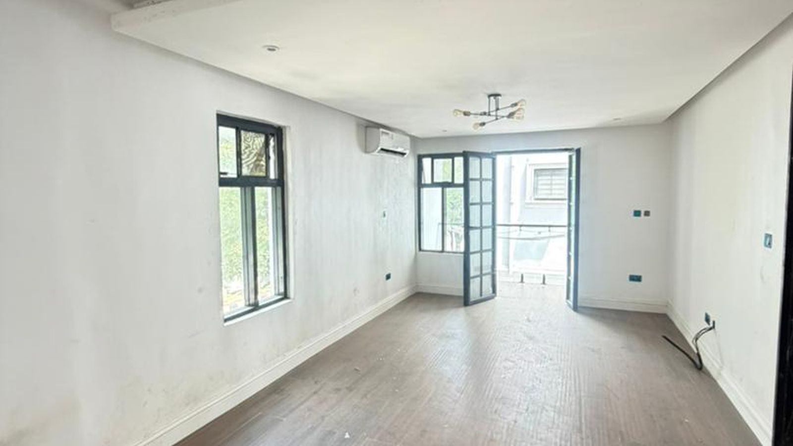 4 Bedroom Fully Detached Duplex
