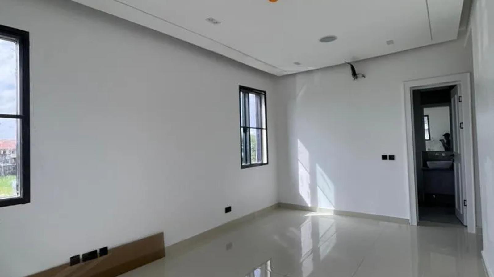 5 Bedroom Semi-Detached Duplex