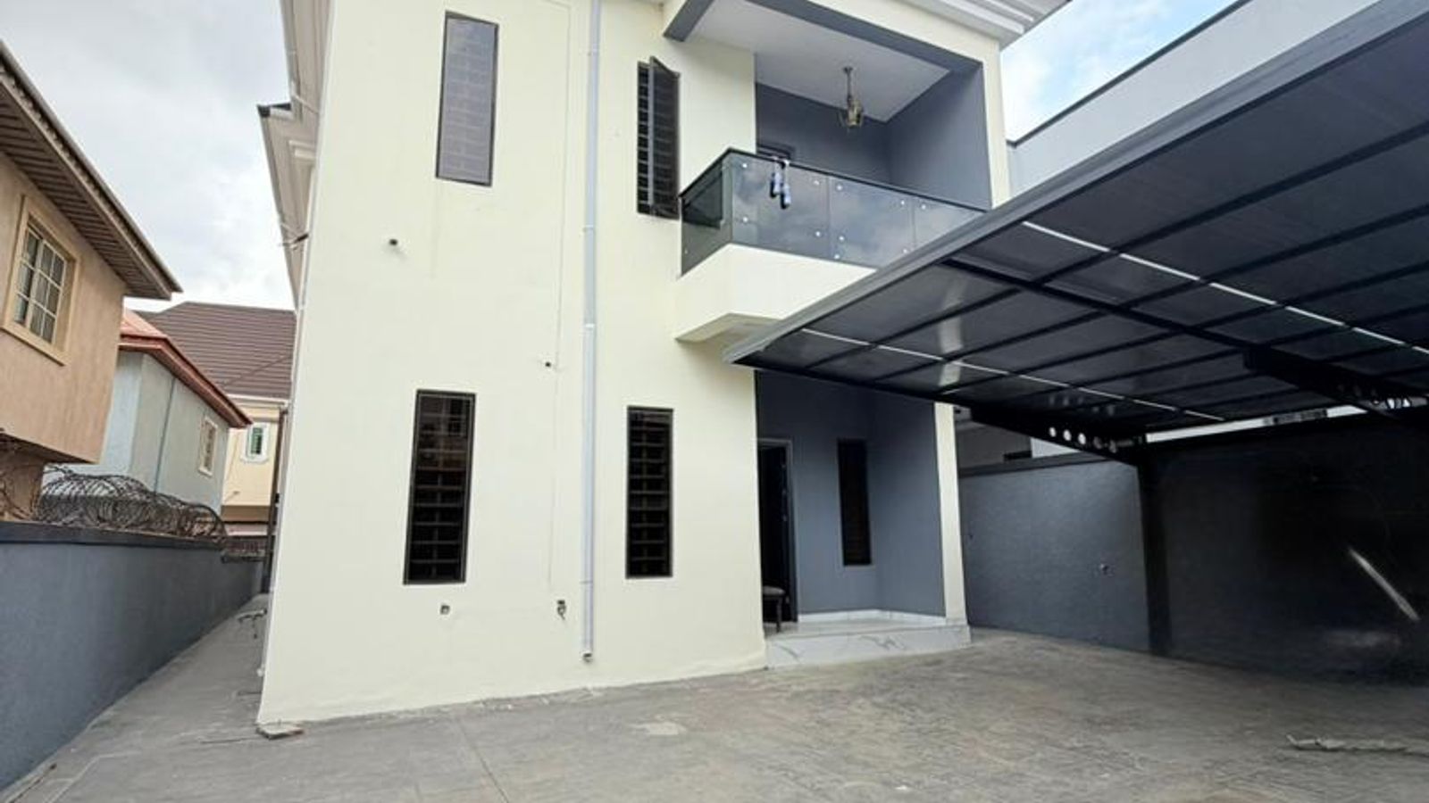 5 Bedroom Fully Detached Duplex